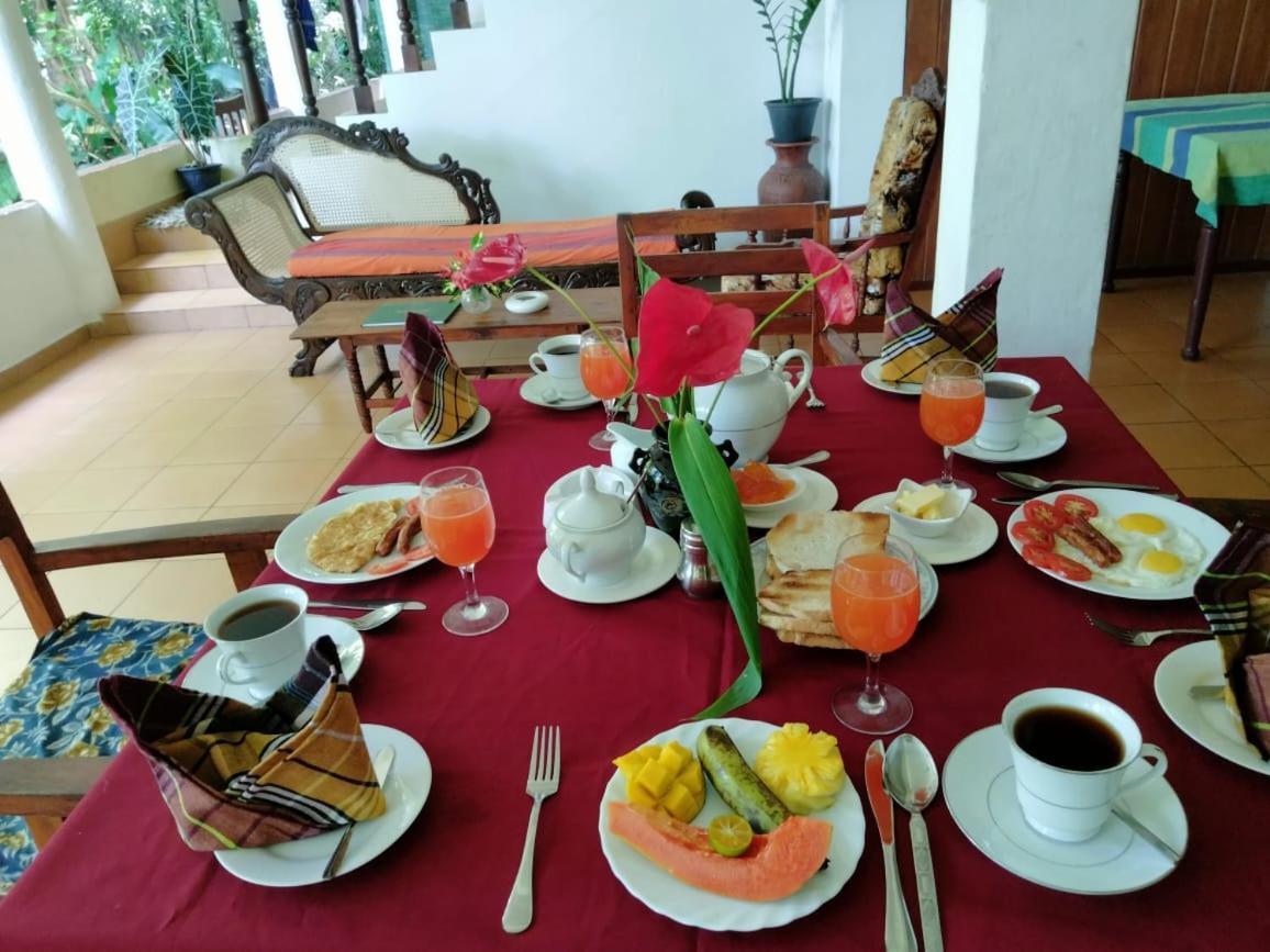 C-Lanka Guest House 阿鲁特伽马 外观 照片